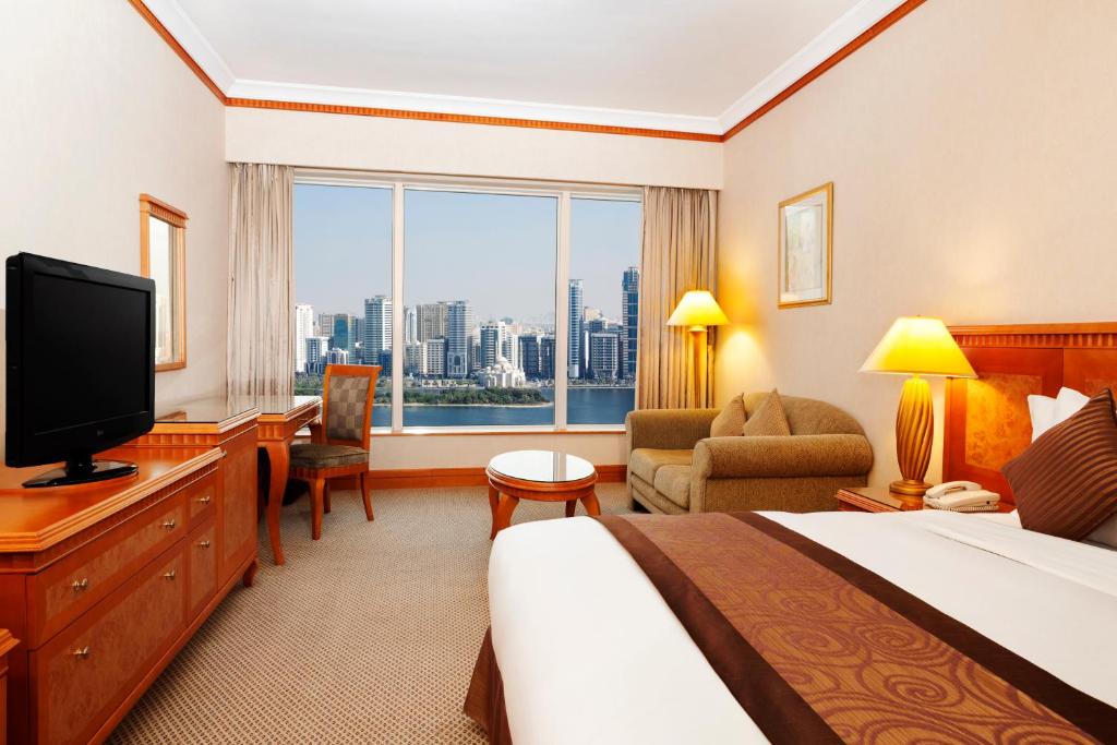 Premium Lagoon King Room